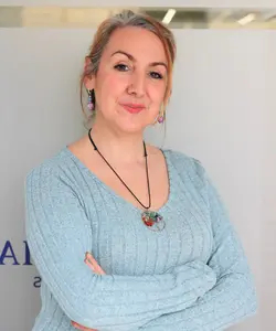 Jessica Jiménez, profesional especializada en estudios de valoración de coches usados en Cádiz